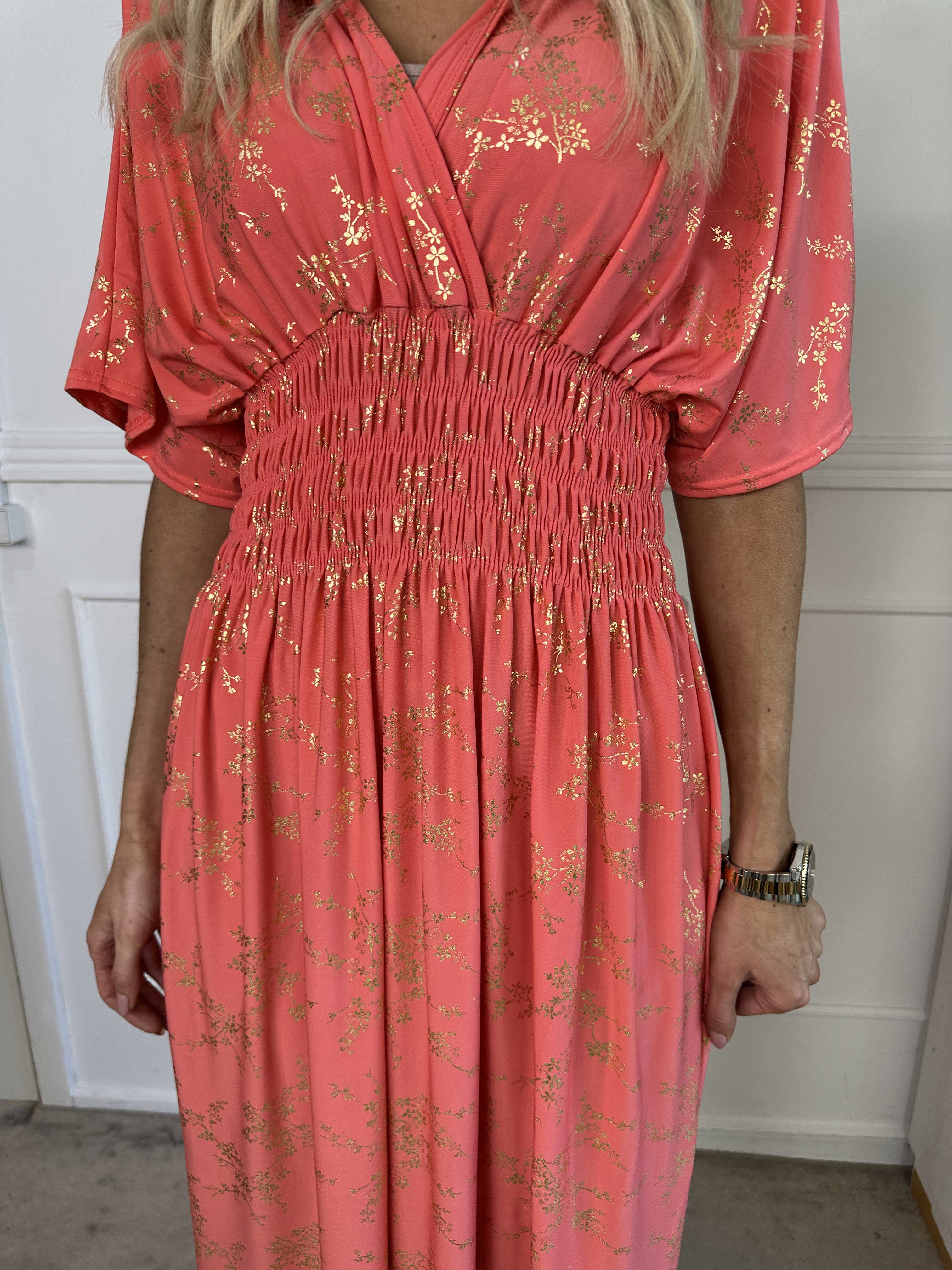 Pams Gold - Ensfarvet kjole i elastisk stof med gulddetaljer